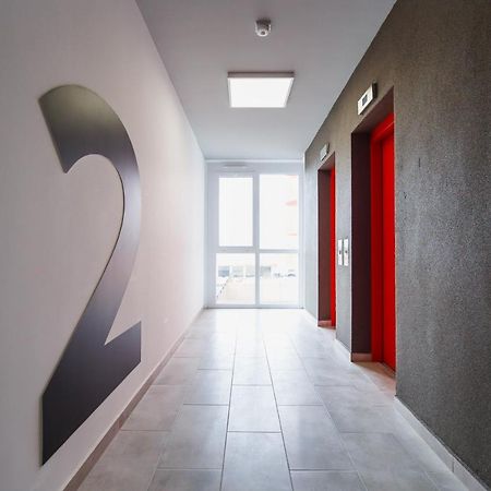 Azur Paradise Near City Center Oradea Exterior photo