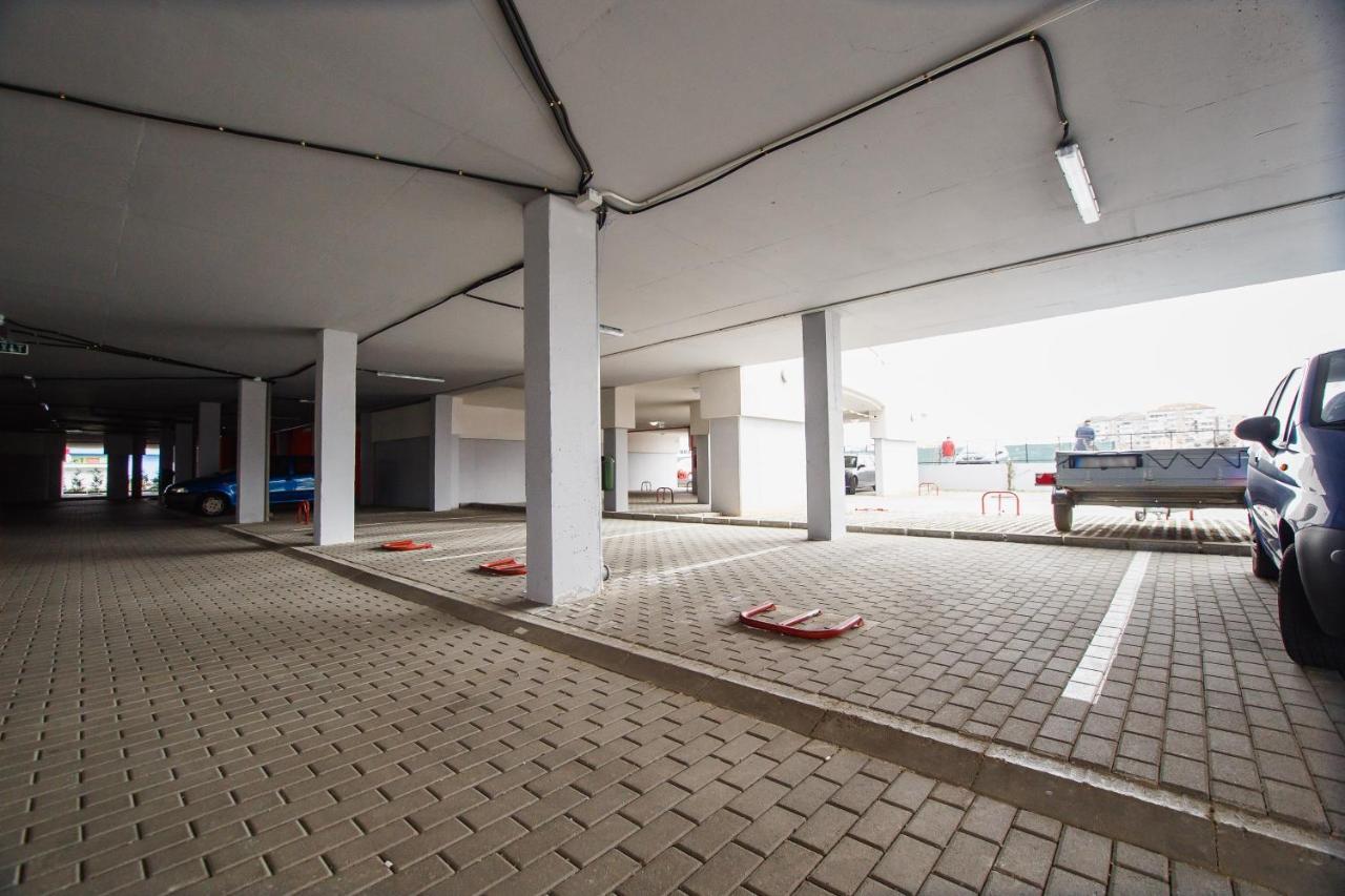 Azur Paradise Near City Center Oradea Exterior photo